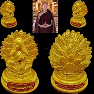 泰国佛牌 Kruba Aliyachat Pidta 孔雀王 （供奉型） Kruba Aliyachat Mass Chanted 众僧念經 大法会 Wat Saeng Kaew BE 2559