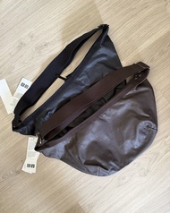 [現貨] UNIQLO U 塗層 牛角包 半月包 Coated Cotton Shoulder Bag Lemaire設計師