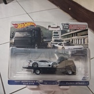 Hotwheels Premium Team Transport 1997 Mercedes-Benz CLK-GTR