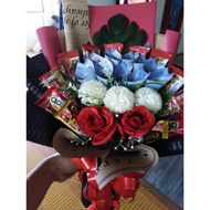 Bouquet duit dan coklat untuk hari istemewa kesayangan