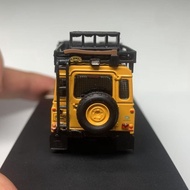 Master 1: 64 Land Rover Defender Defender 110 Camel Cup with Accessories Alloy Car Model