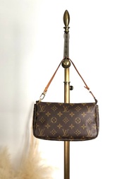 【日本直送 名牌中古包】LOUIS VUITTON 路易威登 Accessoire Monogram 肩背包 棕色 皮革 迷你包 mmy3za