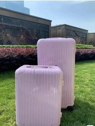 Rimowa Essential Trunk Plus 33" 行李箱