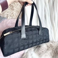 香奈兒 肩背包 腋下包 手提包 黑色 包 黑色尼龍 帆布 波士頓 旅遊系列 手提包 中古包包 chanel travel line boston bag
