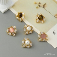 Classy Female Pearl Sweet Niche Earrings Tiger Stone Design Earrings New Style Light Luxury 2024 Pin