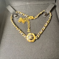 Chanel 22A 山茶花印章皮穿鍊項鍊