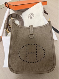 全新 Hermes 愛馬仕 etoupe 大象灰金扣mini evelyne 16