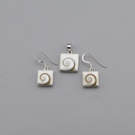 ชุดเงินแท้ 925 ตาพระศิวะทรงสี่เหลี่ยม (จี้และต่างหู) 925 Sterling Silver Square Shiva Eye Set (Penda