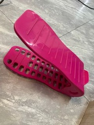 粉色鞋子收納架