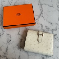 Hermes米白鴕鳥皮銀釦短夾