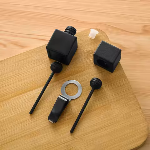 1Pcs 8ML Car Fragrance Empty Glass Bottle Clip Cute Car Air Freshener Empty Bottle Perfume Clip Auto