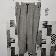 Celana jogger Armani Exchange warna Abu model saku zipper