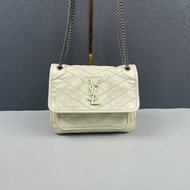 YSL 白色油蠟皮V紋小號Niki D扣 鏈條包
