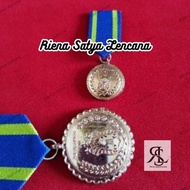 8-year-old small medal doormat