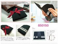 日本直送！Music for Living 出品黑色鋼琴圖案書套 （不連右上角高音書簽），可以套住小說、書本封面優雅閱讀！日本製造 Made in Japan