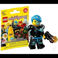 Lego Minifigures 71013 Series 16 Cyborg MiSP