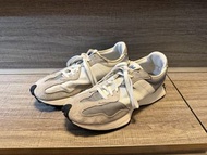 New Balance 327「元祖灰」