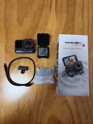 Insta360 Ace Pro Action Camera Leica Lens with two batteries運動攝影機連兩顆電池