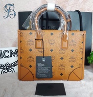 กระเป๋าสะพาย Mcm Small München  Tote in Visetos  รับประกันของแท้ 💯%