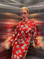 [FAFALU Qipao]  Red Floral Qipao Dress ชุดเดรสคอจีน   ขนนกที่ปลายแขน (Pre Order 7-14 วัน)