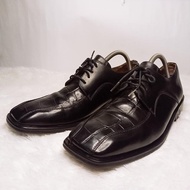 Sepatu Leather Derby Warna Hitam Untuk Pria | Edward Forrer