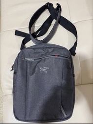 Arcteryx 多格輕便手袋