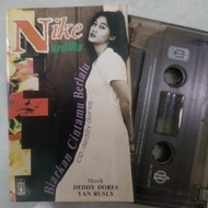 Nike Ardilla biarkan cintamu berlalu kaset pita