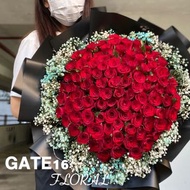 💐預訂鮮花花束 💍求婚花束 ❤️99枝紅玫瑰花  🌹花材：99枝紅玫瑰，早鳥價：$1488 📐花束高度約55cm 💡LED燈+$15 📝心意卡+$8 🪧生日/周年紀念/畢業插牌+$8 🌷鮮花保鮮劑+$