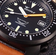 澳門門市🇨🇭Squale 1521經典系列              以品牌創辦人Charles von Büren於70年代設計的一款標誌性潛水錶殼為概念，並結合現有科技，於生產結構和技術上加以改良