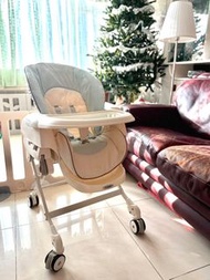 (SOLD)Combi 安撫 餐搖椅 high chair (送椅套 坐墊2張 )搖搖椅 joy seat cover