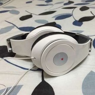 海尼根頭戴式耳機，顏色：白色，可折疊收納，少戴約有9.5成新。