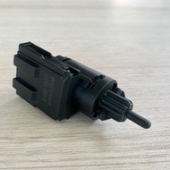 1J0945511C 7L6945511 95561311031 Topran Audi A3 A4 R8 Seat - Brake Light Switch สวิตซ์ไฟเบรค สวิทช์ไ