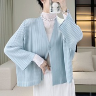 Issey Miyake Pleated Series Versatile Lightweight Breathable Slimming Upper Body Paper V-neck Loose