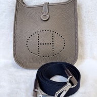 Hermes✨ mini Evelyne 16 大象灰銀釦小包 U刻