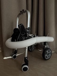 狗輪椅。寵物助行車 狗狗輪椅 復健車 輔助車