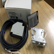 Cảm biến quang E3JK-R4M2 (90-250VAC)