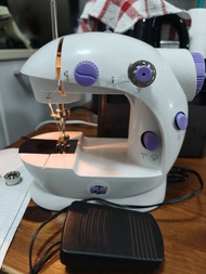 迷你衣車 / 迷你缝纫机 / mini sewing machine