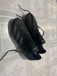 Adidas Predator 足球鞋