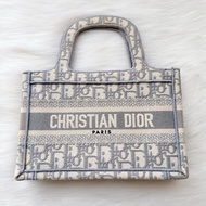 Christian Dior Mini Book Tote 灰色經典老花帆布小尺寸 渡假優雅款