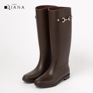 【DIANA】日本製 時尚優雅騎士風格高級經典金釦高筒顯瘦雨靴 時尚棕色 25CM