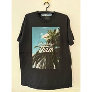 Second-Hand T-Shirt US VERSUS THEN Pattern Size L Vintage Shirt Selection Work