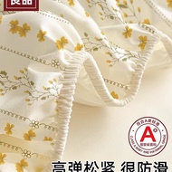 Set peralatan tempat tidur empat keping pakai buang: cadar dipasang, sarung selimut, cadar, sarung b