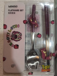 (絕版)MINISO x 迪士尼 玩具總動員 Lotso 勞蘇 草莓熊 熊抱哥 餐具套裝