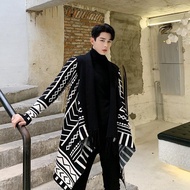 ฤดูใบไม้ผลิฤดูร้อนผู้ชายแขนยาวแบบเรขาคณิตพู่ไม่มีปุ่มถักคาร์ดิแกนเสื้อกันหนาวเสื้อชายญี่ปุ่น streetw