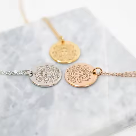 Medusa Fashion Necklace For Women's Greek Banshee Round Pendant Necklace Women's Stainless Steel Jew