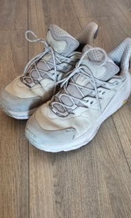 Hoka Kaha 2 灰色 US7 EU40