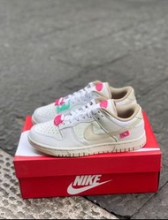 Nike Dunk 街舞系列 女裝 白粉