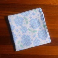 日本二重紗手帕 = 繡球花 = 藍 (共3色)