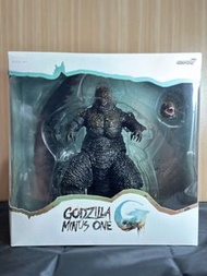 全新 美版 怪獸 SUPER7 東寶 ULTIMATES《哥吉拉-1.0》「哥吉拉」可動玩具 （圖二皆為玩家拍攝）（因裝盒拍攝關係照片有色差、實體顏色很溫和）