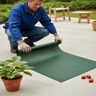 Permeable heavy-duty weed cloth, anti-grass barrier mat for lawns and commercial landscapes, soil er